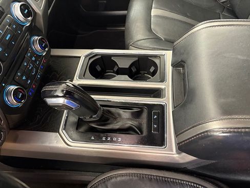 Used 2018 Ford F150 Platinum w/ Equipment Group 701A Luxury RWD image 32