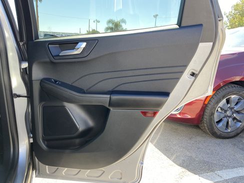 Used 2021 Ford Escape SE image 22