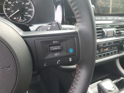 Used 2025 Nissan Pathfinder Rock Creek AWD/4WD image 17