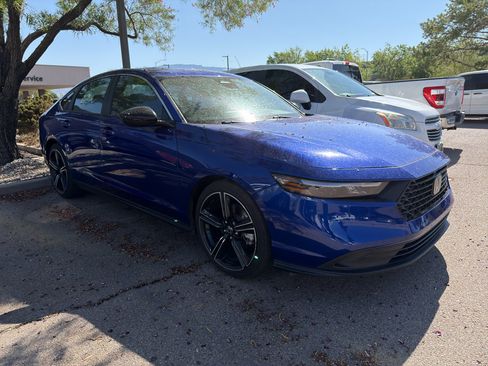 Used 2023 Honda Accord Sport image 3