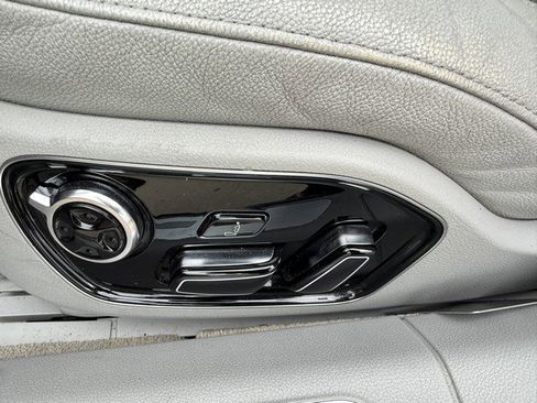 Used 2012 Audi A8 L 4.2 image 21