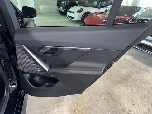 Used 2025 BMW 530i w/ M Sport Package RWD image 11