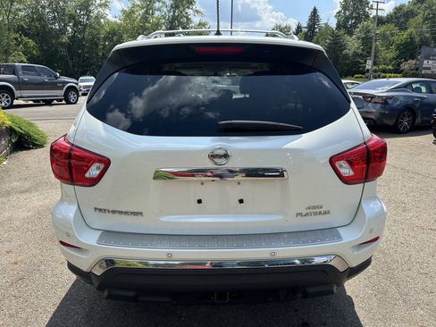 Used 2018 Nissan Pathfinder Platinum AWD/4WD image 5