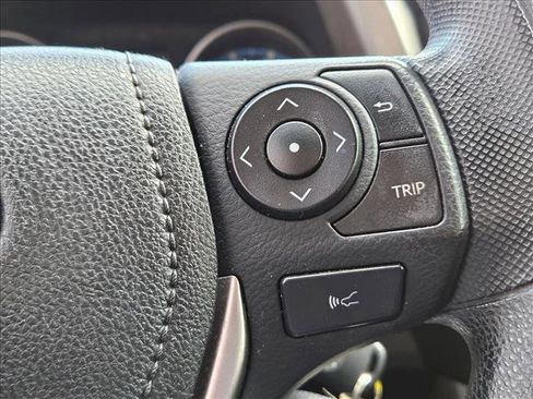 Used 2018 Toyota RAV4 LE image 13