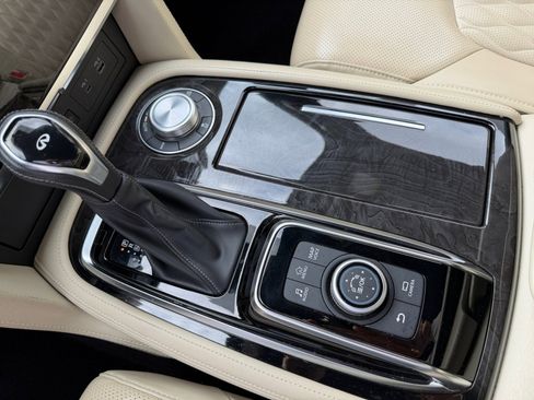 Used 2024 INFINITI QX80 Sensory image 30