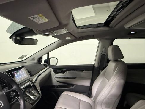 Used 2024 Honda Odyssey Touring image 32