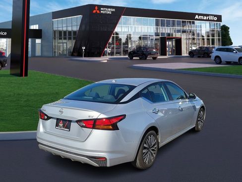 Used 2023 Nissan Altima 2.5 SV image 3