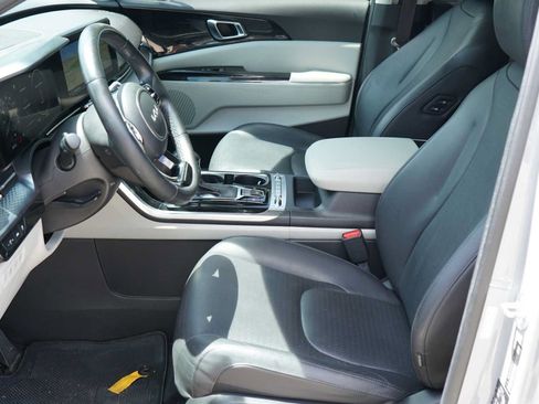 Certified 2022 Kia Carnival SX Prestige FWD image 9