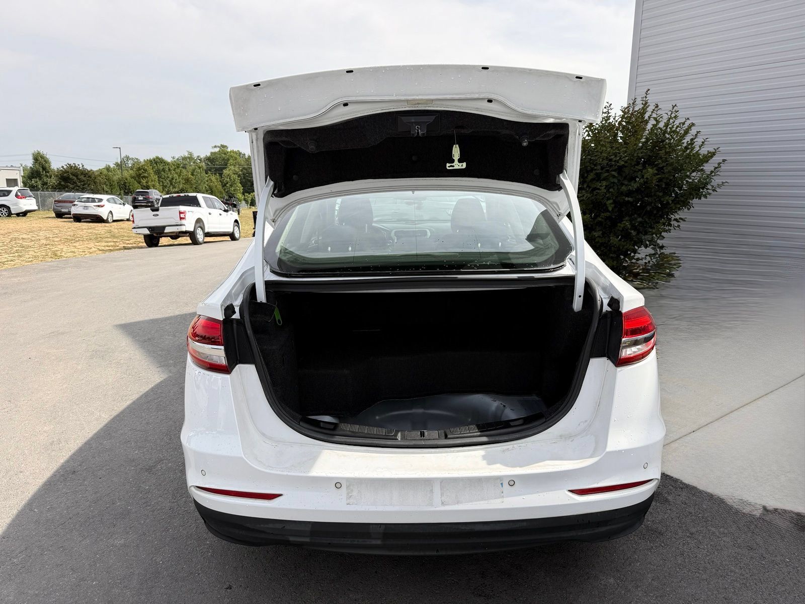 Used 2019 Ford Fusion SE FWD image 36