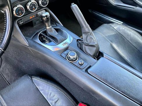 Used 2020 MAZDA MX-5 Miata RF Grand Touring RWD image 14