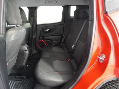 Used 2017 Jeep Renegade Trailhawk AWD/4WD image 33