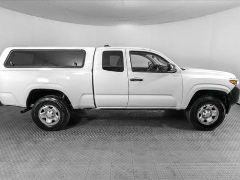 Used 2021 Toyota Tacoma SR image 9