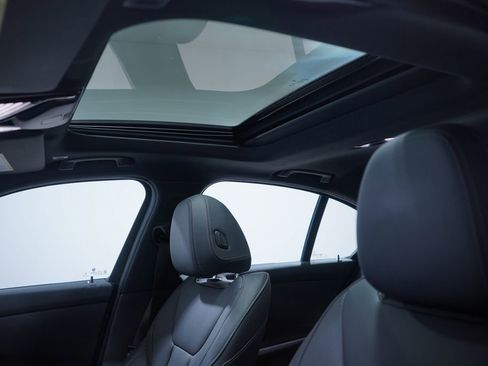 Used 2025 BMW M340i image 8