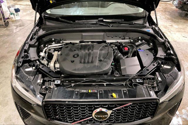 Used 2024 Volvo XC60 B5 Plus AWD/4WD image 13