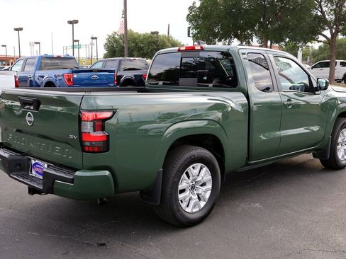 Used 2024 Nissan Frontier SV w/ SV Convenience Package RWD image 12