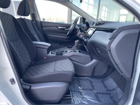 Used 2022 Nissan Rogue Sport SV image 17