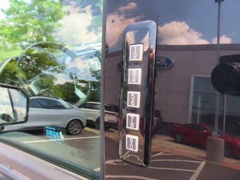Used 2018 Ford F150 Lariat AWD/4WD image 10