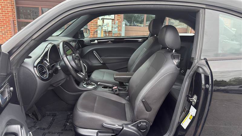 Used 2014 Volkswagen Beetle 1.8T FWD image 17