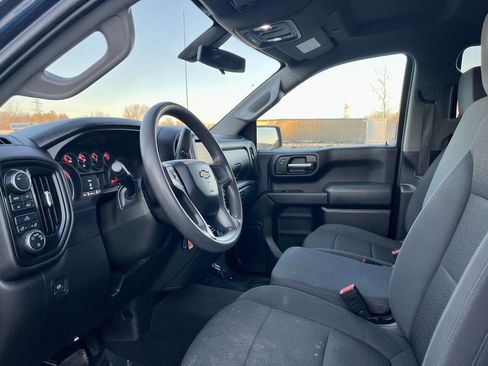 Used 2020 Chevrolet Silverado 1500 Custom w/ Custom Value Package image 12