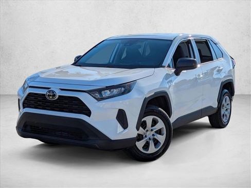 Used 2022 Toyota RAV4 LE image 1