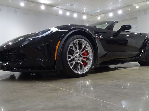 Used 2016 Chevrolet Corvette Z06 w/ 3LZ Preferred Equipment Group RWD image 4