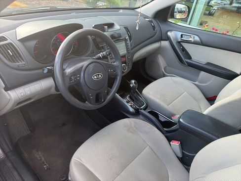 Used 2013 Kia Forte EX w/ Tech Pkg FWD image 5