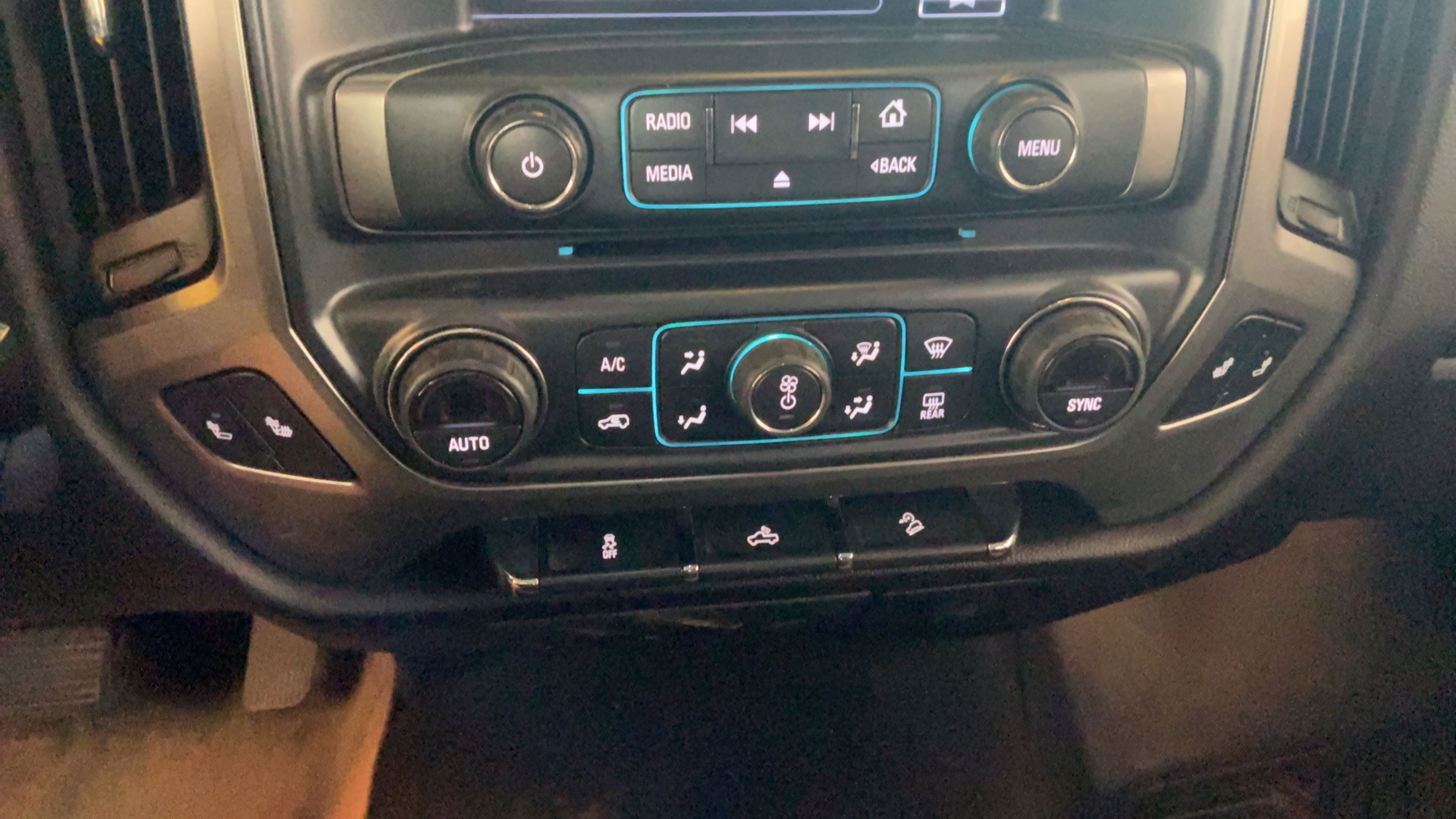 Used 2018 Chevrolet Silverado 1500 LT w/ All Star Edition AWD/4WD image 14