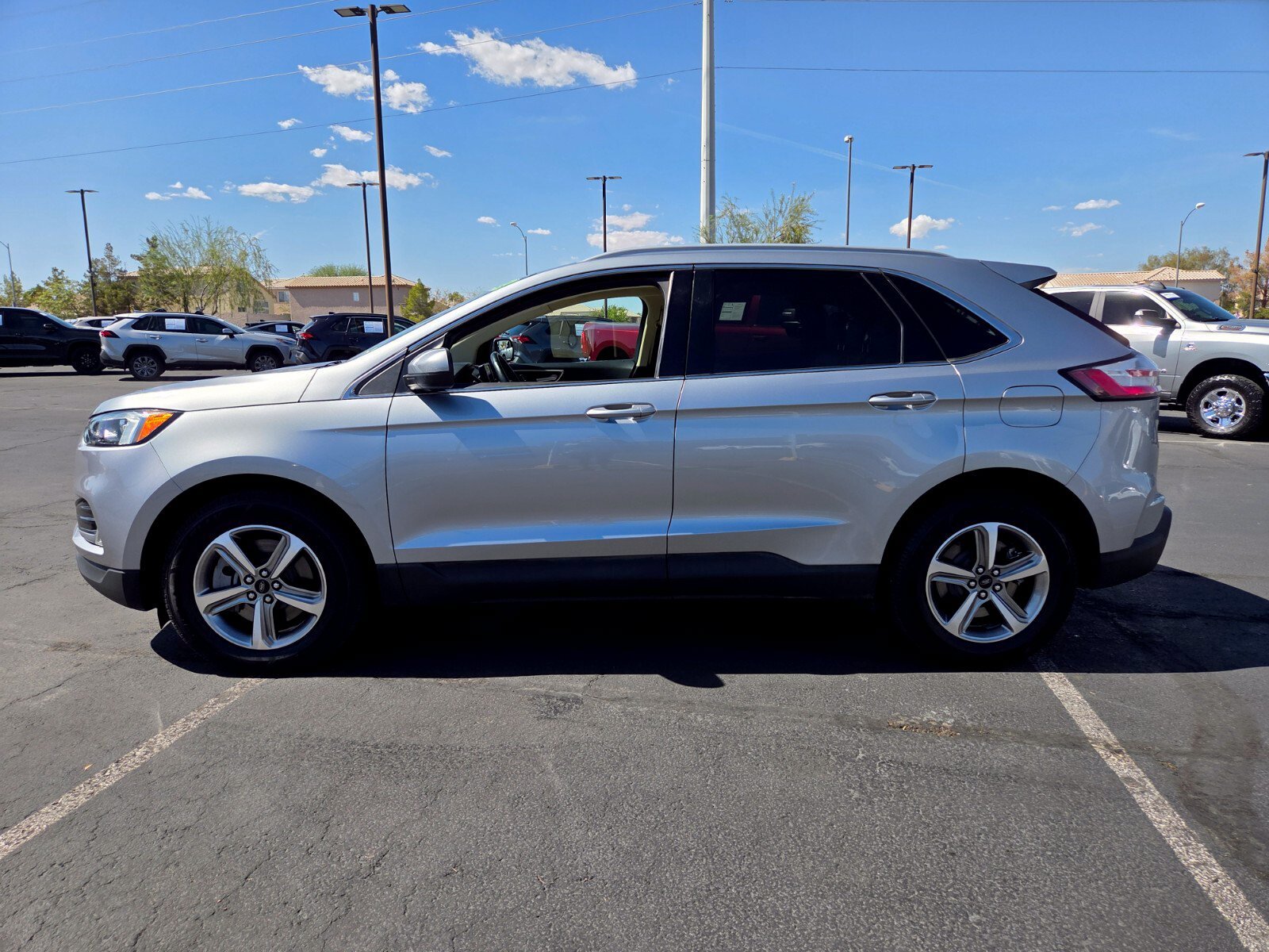 Certified 2024 Ford Edge SEL w/ Convenience Package AWD/4WD image 3