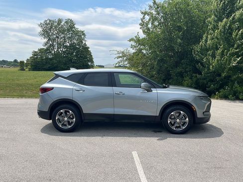 Used 2025 Chevrolet Blazer LT AWD/4WD image 7