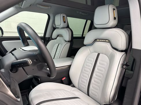 Used 2025 Rivian R1S Adventure AWD/4WD image 13