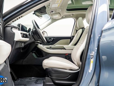 Used 2025 Lincoln Aviator Reserve AWD/4WD image 42