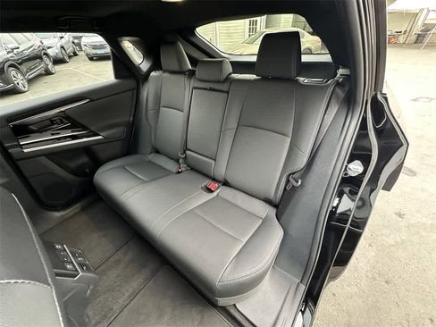 Certified 2024 Subaru Solterra Touring w/ Touring Package image 15