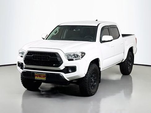 Used 2019 Toyota Tacoma SR5 image 3