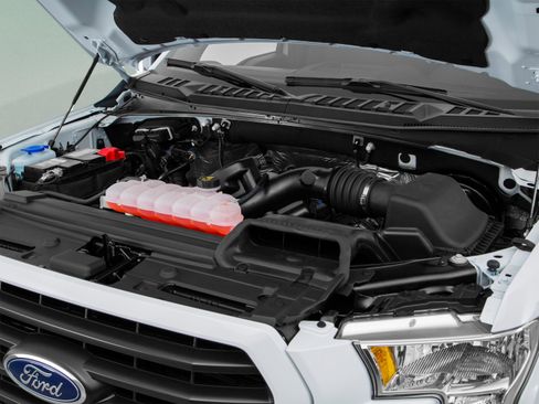 Used 2017 Ford F150 XLT w/ Equipment Group 302A Luxury AWD/4WD image 15