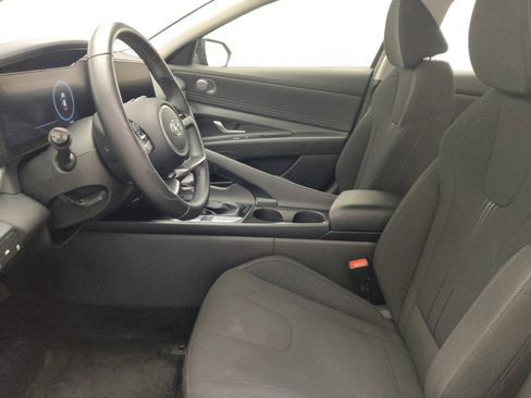 Used 2023 Hyundai Elantra SEL w/ Convenience Package FWD image 17