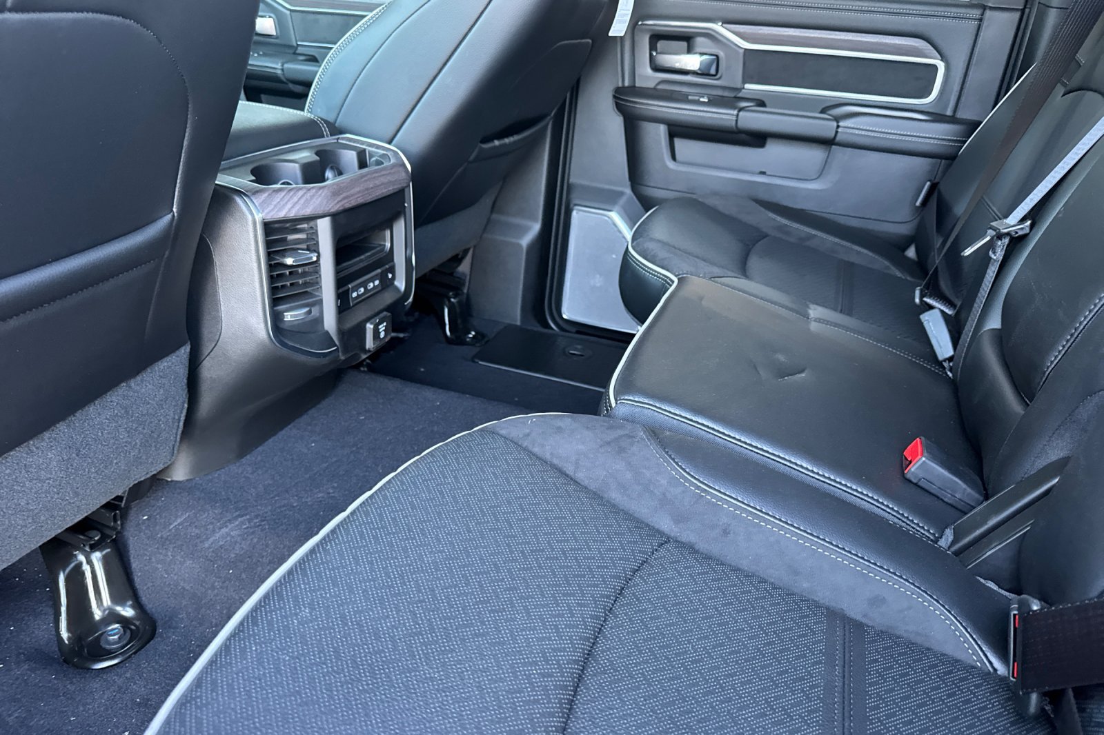 New 2027 RAM 3500 Laramie AWD/4WD image 11