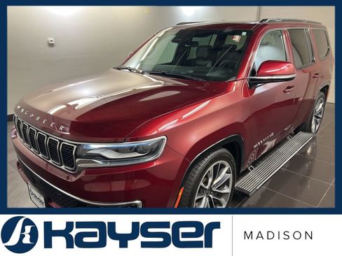 Used 2022 Jeep Wagoneer Series III w/ Premium Group I image 3