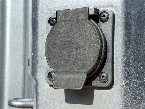 Certified 2025 Chevrolet Silverado 1500 LT image 11