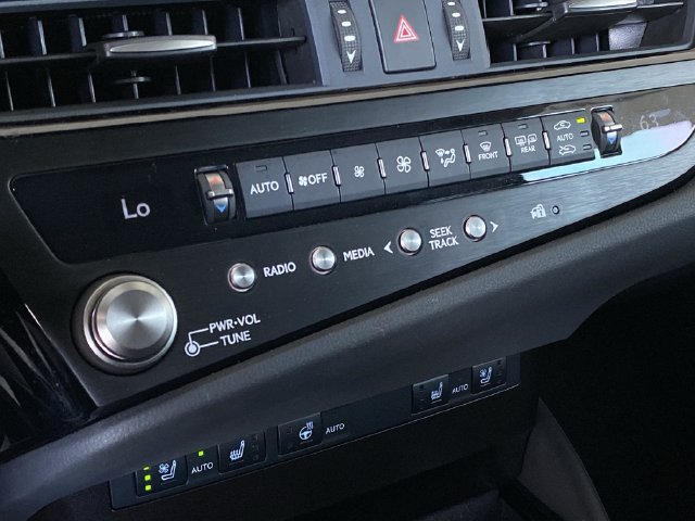 Used 2025 Lexus ES 300h w/ Premium Package FWD image 25