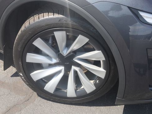 Used 2026 Tesla Model Y Long Range AWD/4WD image 25