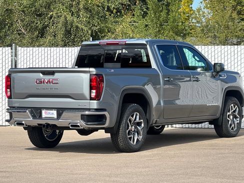 New 2026 GMC Sierra 1500 SLE image 4