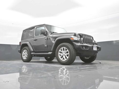 Used 2023 Jeep Wrangler Sport AWD/4WD image 40