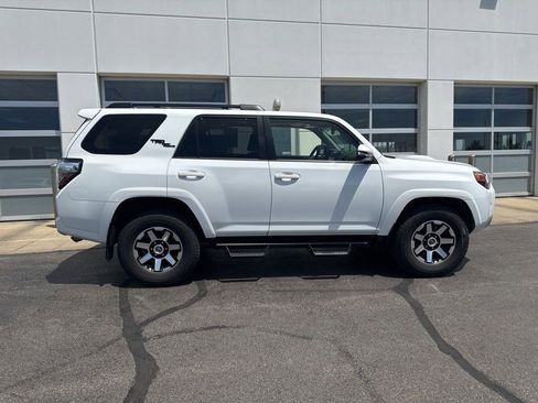 Used 2024 Toyota 4Runner TRD Off-Road Premium w/ Off Road Premium Plus Package AWD/4WD image 3