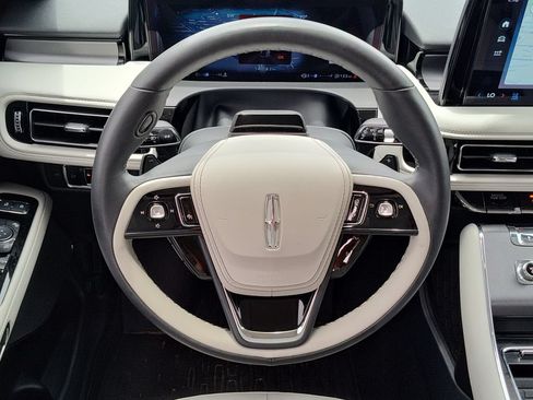Used 2025 Lincoln Aviator 2WD image 26