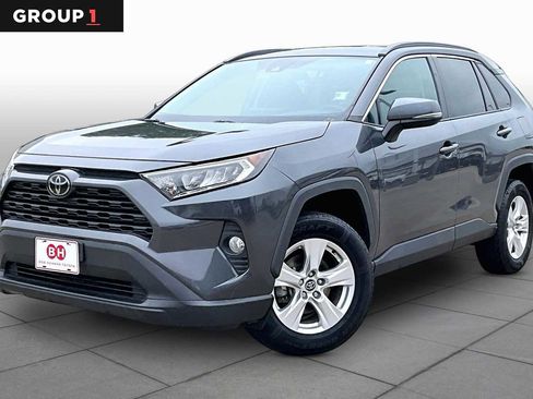 Used 2020 Toyota RAV4 XLE FWD image 1