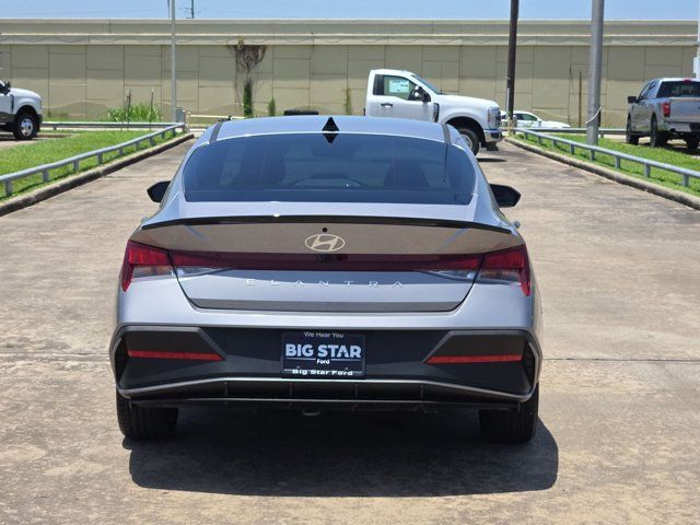Used 2026 Hyundai Elantra Sport FWD image 4