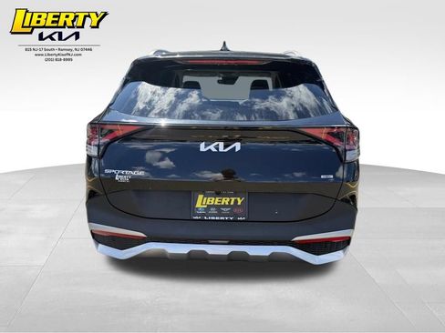 Used 2023 Kia Sportage EX AWD/4WD image 6