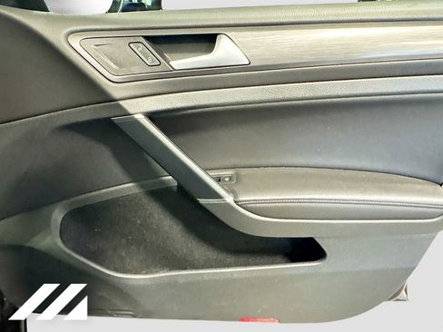 Used 2018 Volkswagen Golf SE FWD image 28