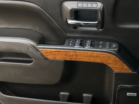 Used 2018 Chevrolet Silverado 2500 High Country image 20