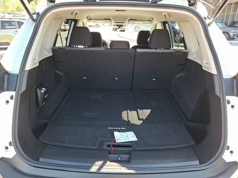 Used 2021 Nissan Rogue S AWD/4WD image 28